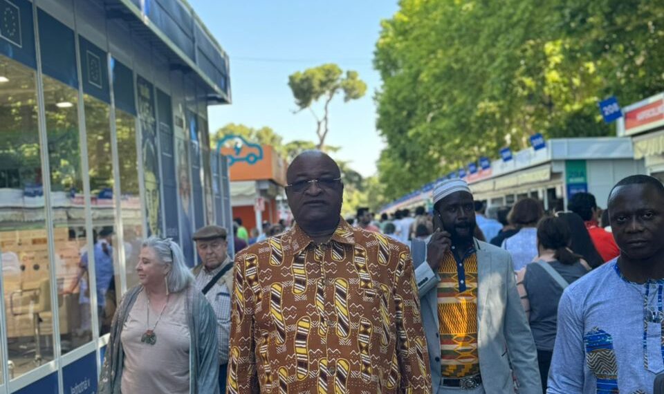 LITTÉRATURE : ELH.MAMADOU DÉDDICACE SES   DEUX OUVRAGES  » L&rsquo;HOMME ET SON DESTIN